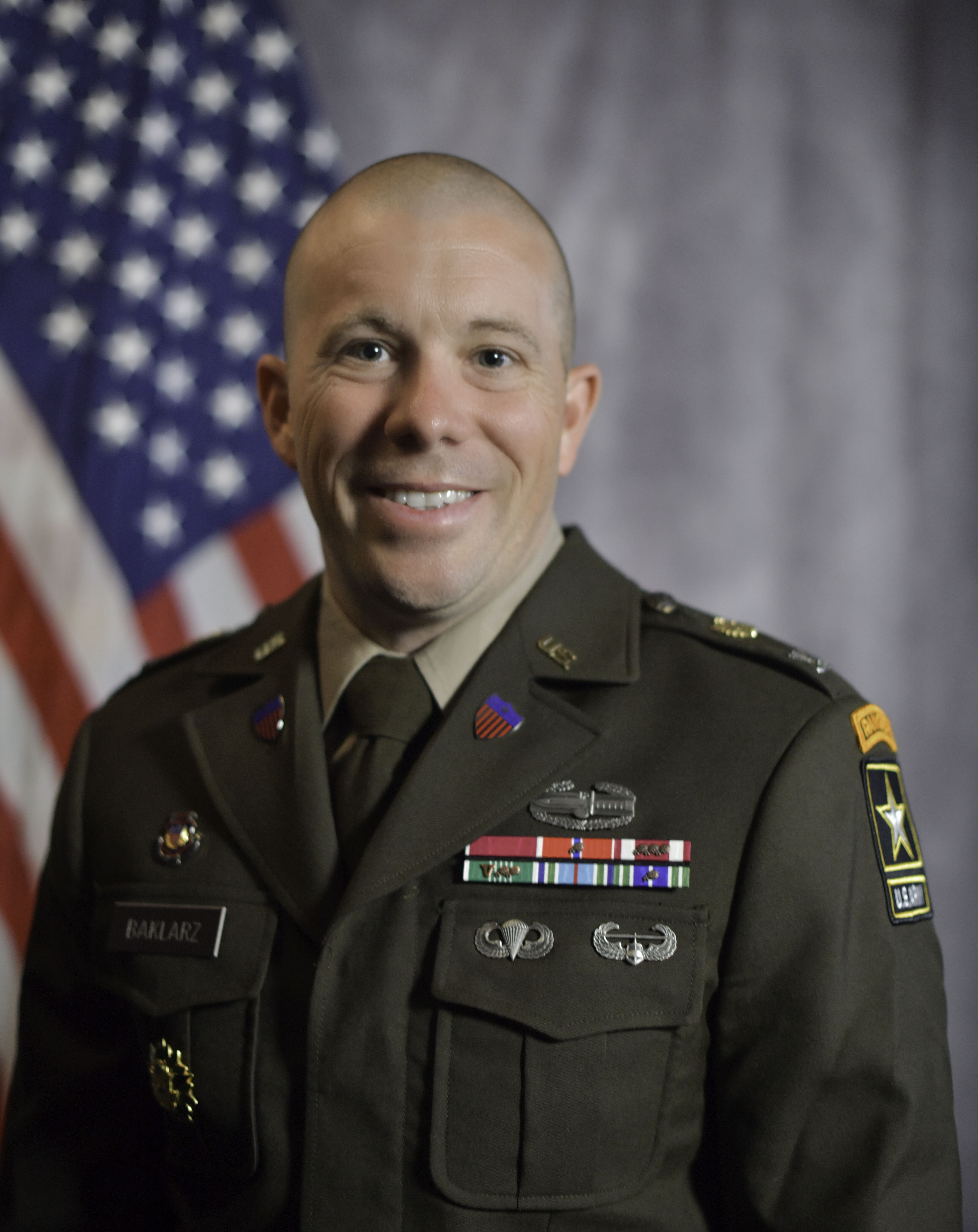 Official headshot of COL Leonard "Lee" Baklarz